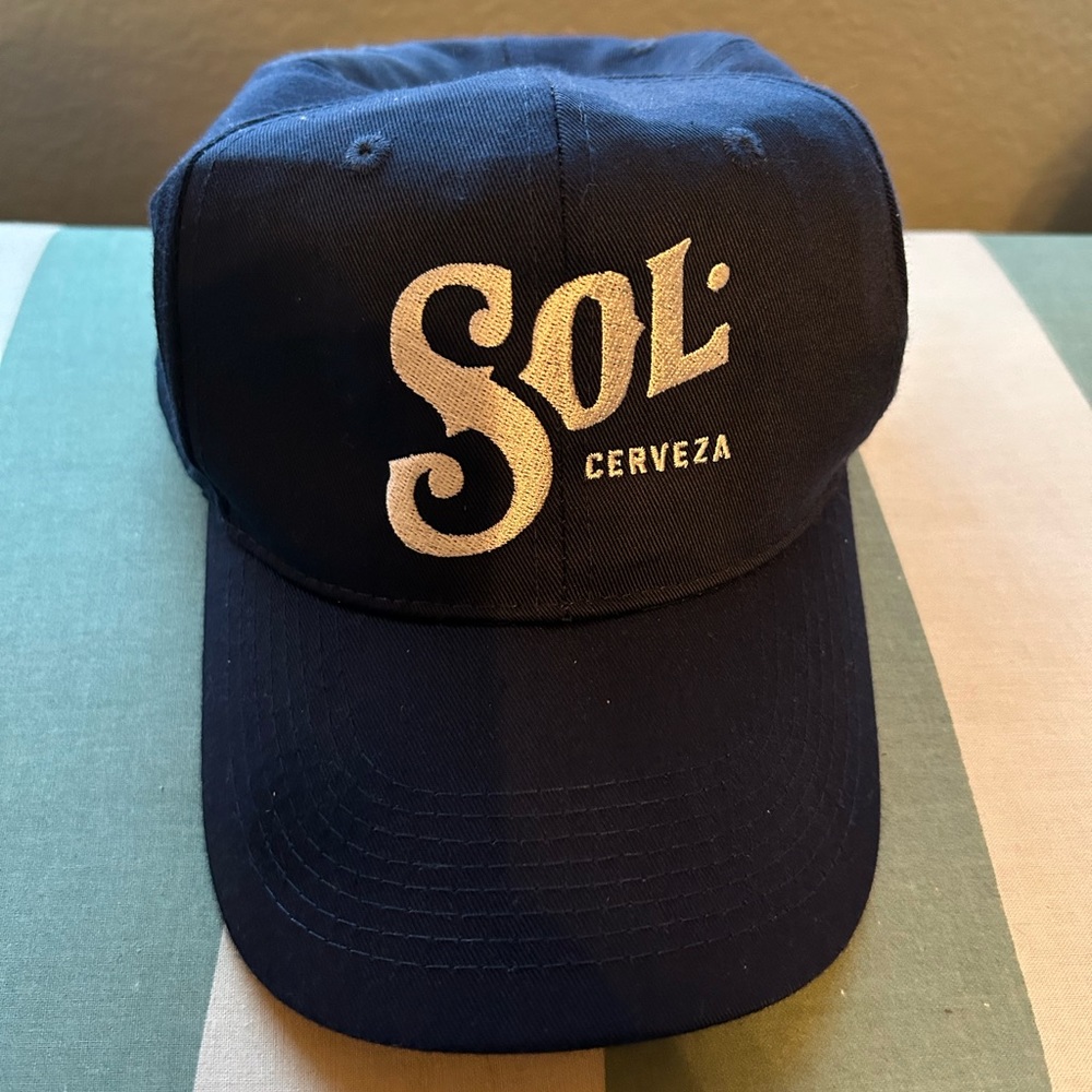 Snap back hat SOL cerveza